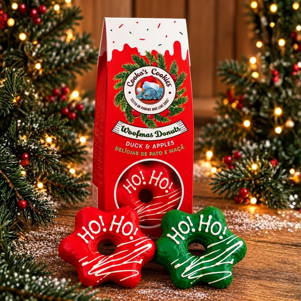 Cooka’s Cookies Woofmas Donuts in rood en groen naast de kerstverpakking