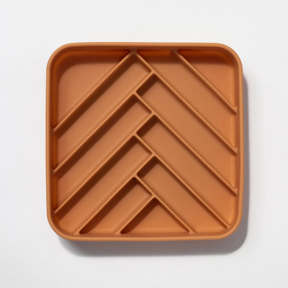 Dogged slow feeder bowl Chevron