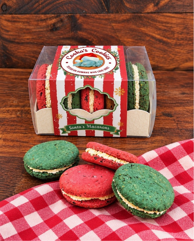 Cooka’s Cookies kerstmacarons met kalkoen naast de feestelijke verpakking