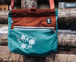 Hurtta ECO Treat Pocket Peacock mix