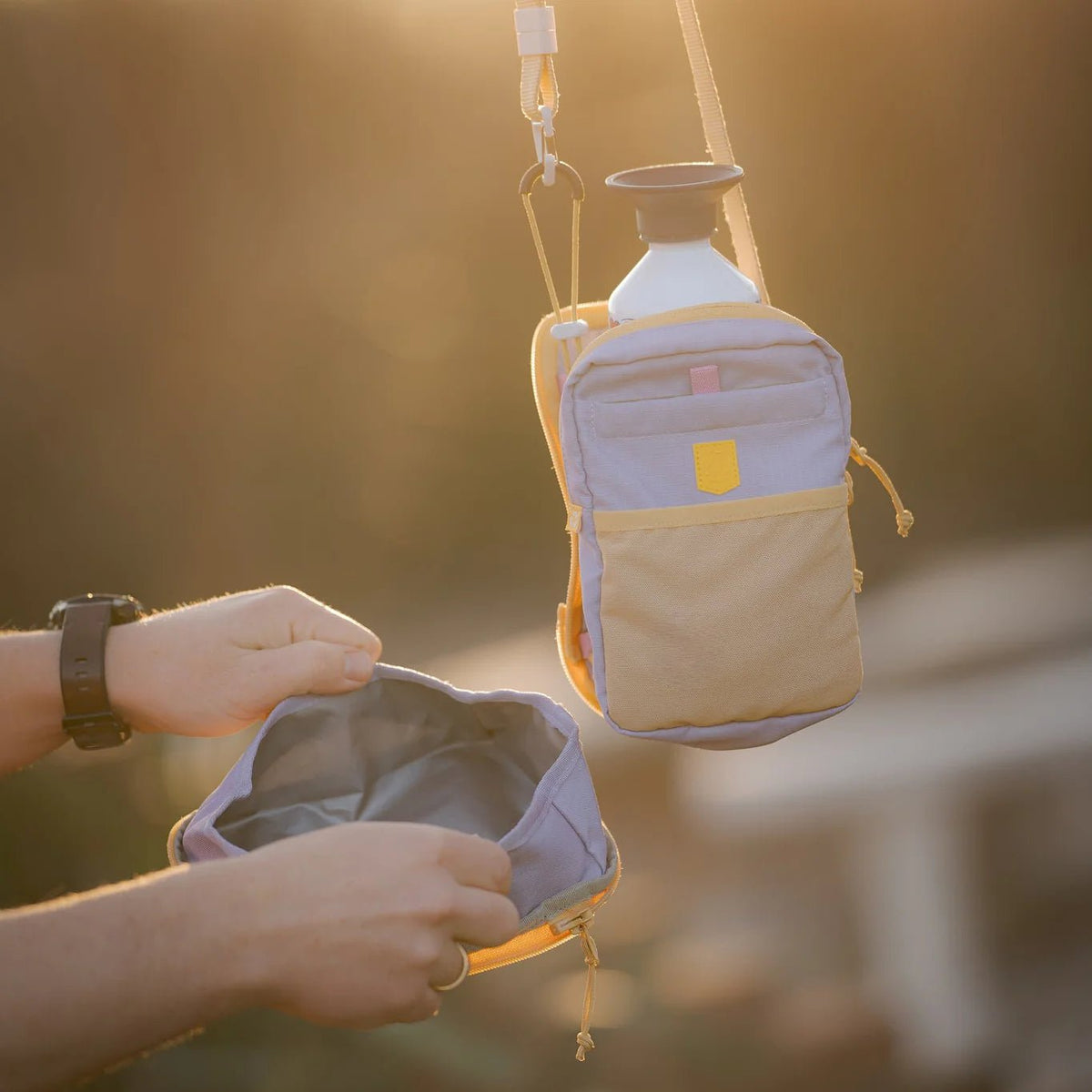 Woolly Wolf - Hydration Shoulder Bag – Lila - beloningstasje met ruimte voor een waterfles en afritsbare waterbak